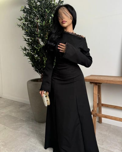 فستان اسود ناعم