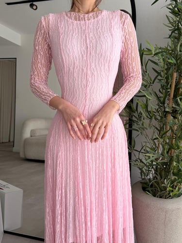 فستان طويل دانتيل بيبي بينك G248