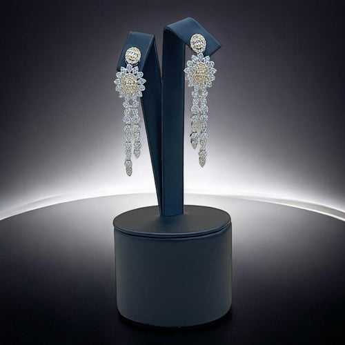 طقم اكسسوار نسائي سهرة زركون طويل ابيض وذهبي تصميم...