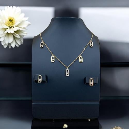 طقم شوكر نسائي فصوص واستيل اللون ذهبي