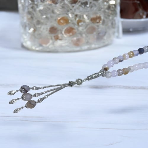 سبحه عقيق برازيلي ابيض مموج