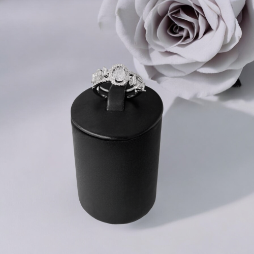 خاتم نسائي بتصميم كلاسيكي اللون ابيض