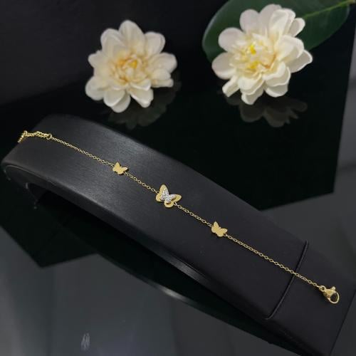 سلسال يد فراشة ذهبي