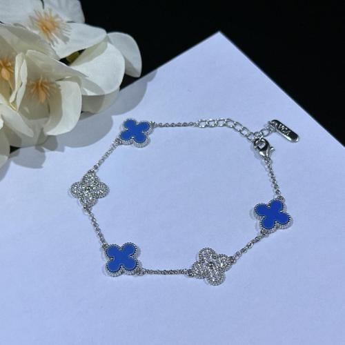 اسوارة فان كليف سماوي وفضي