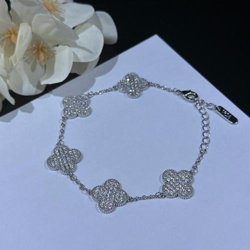 اسوارة فان كليف فضي زركون