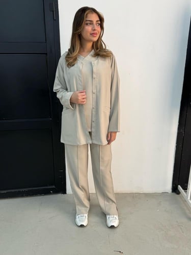 جاكيت طبي نسائي لون بيج فاتح