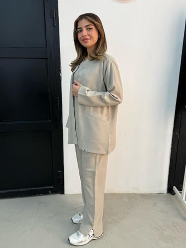 جاكيت طبي نسائي لون بيج فاتح