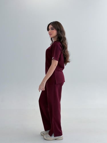 سكراب طبي نسائي لون عنابي 2