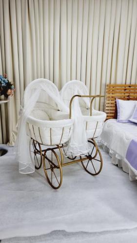 سرير عربة توأم