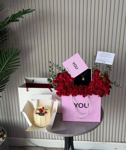 Pendant of your choice and rose cake