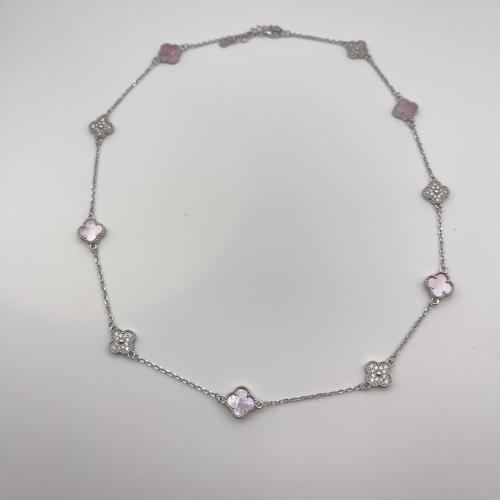 عقد فضة بتصميم راقي وأنيق