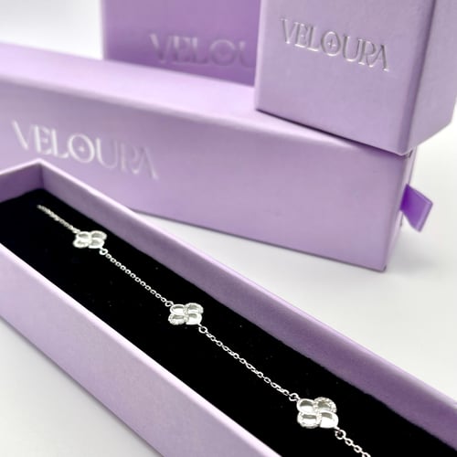 سوارة فيلورا فضة بتصميم وردات