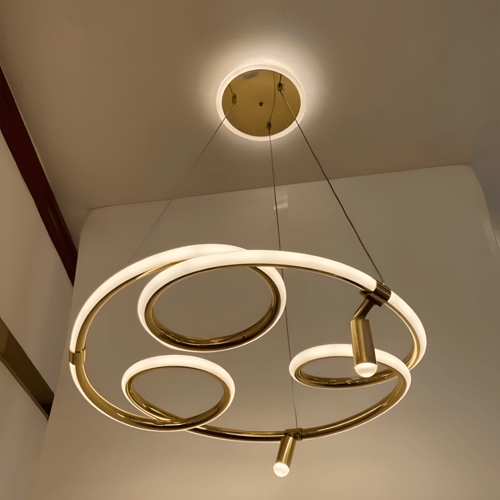 نجفة لورين – تصميم دوائر متداخلة مع سبوتات LED ولم...