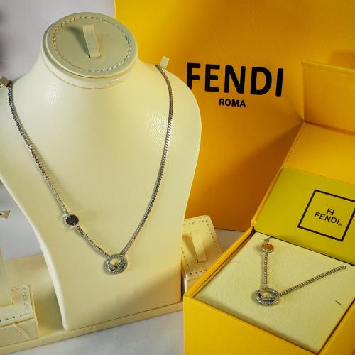 FENDI necklace, high quality with accessories
