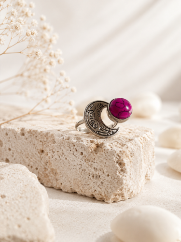 Silver ring 925 karat with artificial stone with a distinctive design