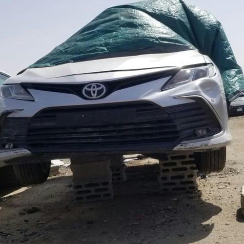 مكينة تويوتا كامري فضي 2023