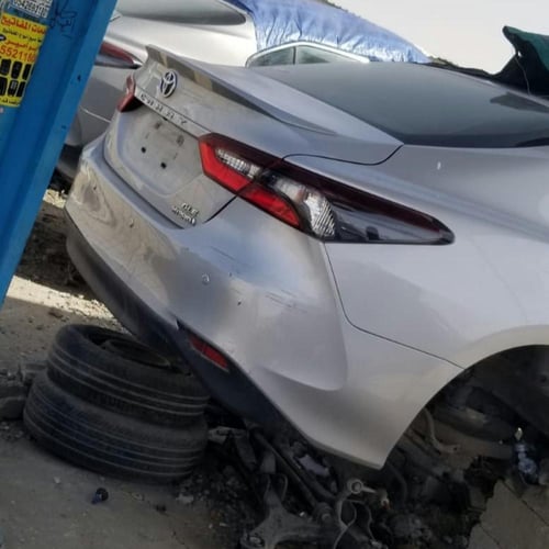 مكينة تويوتا كامري فضي 2023