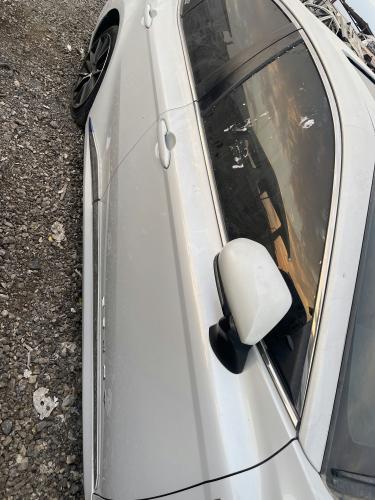 باب أمامي يمين سيارة تويوتا كامري موديل 2024 لون أ...