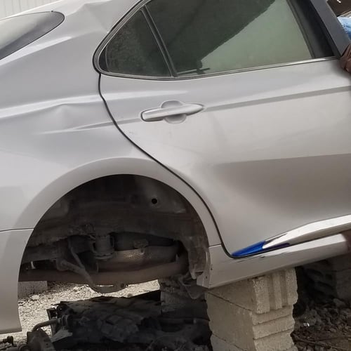 قص تنده تويوتا كامري 2023 فضي