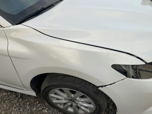 رفرف يمين سيارة تويوتا كامري لون أبيض موديل 2021 إ...