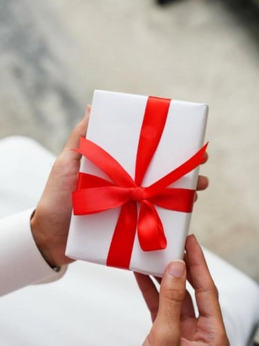 تغليف هدية راقي وبسيط ب خيارات متعدده