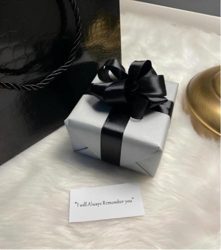 تغليف هدايا علبه رصاصي