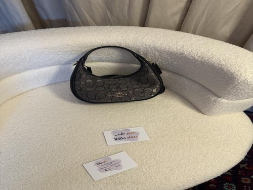 شنطة كوتش Coach Carmen Mini أصلية – قماش مقصّب وجل...