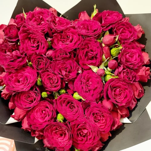 باقة القلب الاحمر مع شوكولاتة باتشي