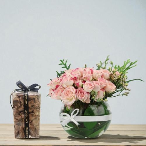 فازة بيبي روز وردي مع شوكولاتة لافيفيان