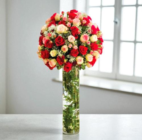 فازة جوري احمر وجوري وردي