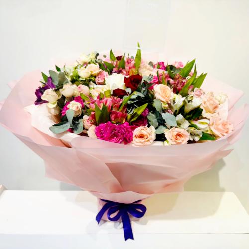 باقة بيبي روز مع الستروميريا