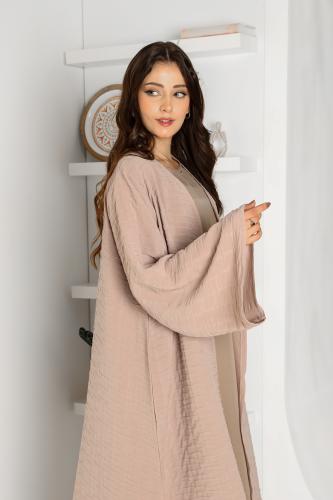 عباية ساحرة بلون بيج بقماش مموج