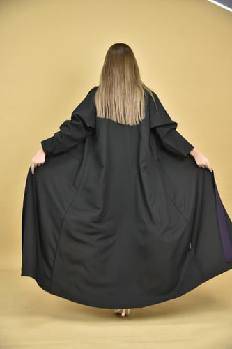 عباية بليزر كريب بياقة مزدوجة وجيوب عملية