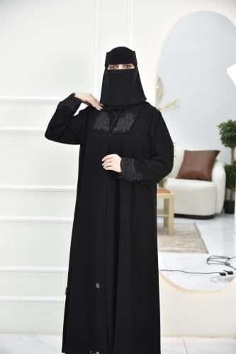 عباية كلوش بلمسة من الدانتيل