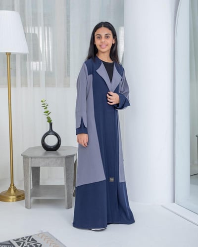 عباية بناتي منسقة بلونين كحلي ورمادي