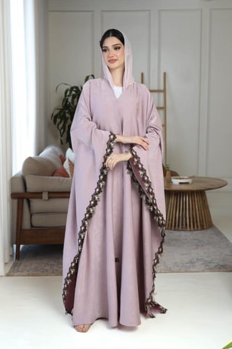 عباية بشت شمواه بلون بينك مزينة بكلفة