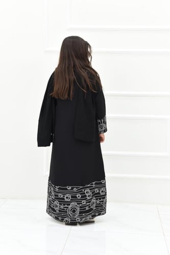 عباية بناتي بتدخيلات قماش جاكار