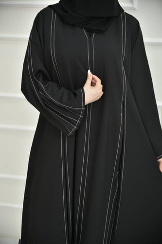 عباية كاجوال بكسـرات أنيقة وخيط بارز مميز