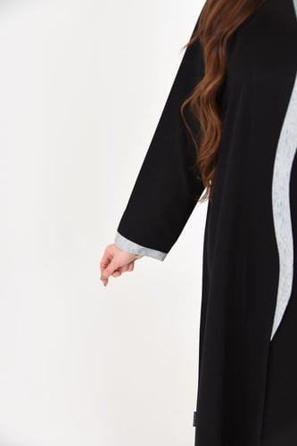 عباية كاجوال بتركيبة سدو سماوي أنيق