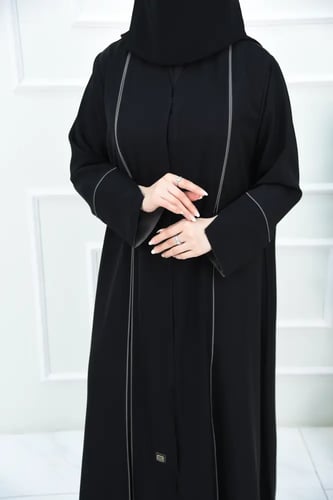 عباية نصف كلوش بقيطان رمادي وكسرات