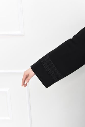 عباية نواعم بتفاصيل كلفة مميزة