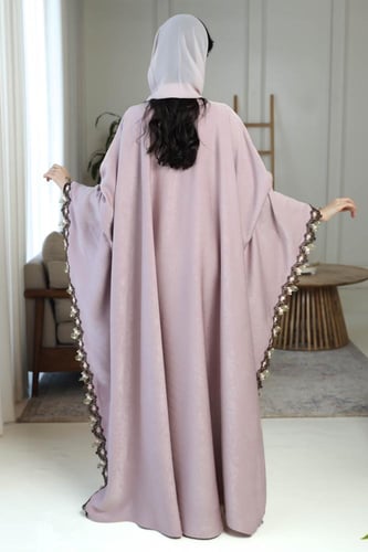 عباية بشت شمواه بلون بينك مزينة بكلفة
