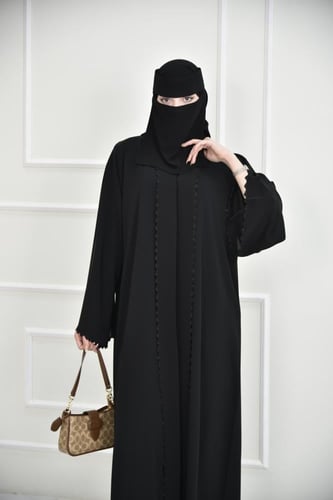 عباية نواعم بتطريز مموج على الحواف