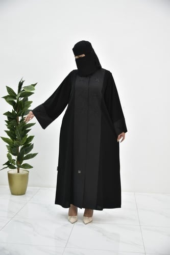 عباية كريب ملكي بتطريز خرز أسود