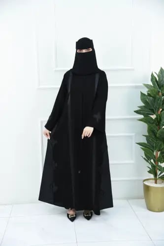 عباية مناسبات بتطريز شك وتفاصيل قماش تفتة