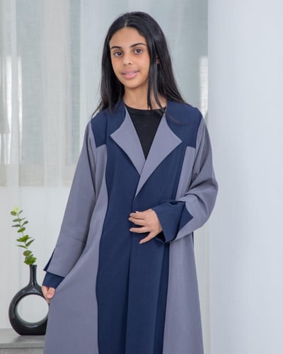 عباية بناتي منسقة بلونين كحلي ورمادي