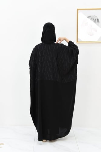 عباية بشت بتصميم مزدوج