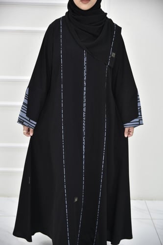 عباية كاجوال بأكمام مربعة طبقتين وجبزور ملون أمامي...