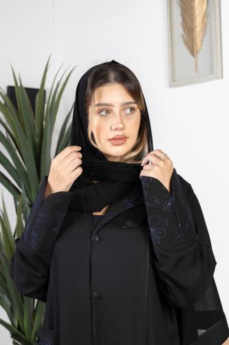 عباية مطرزة بالكحلي