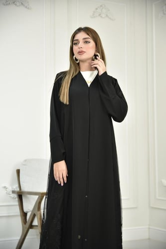 عباية نص كلوش مزينة بدانتيل على الجوانب